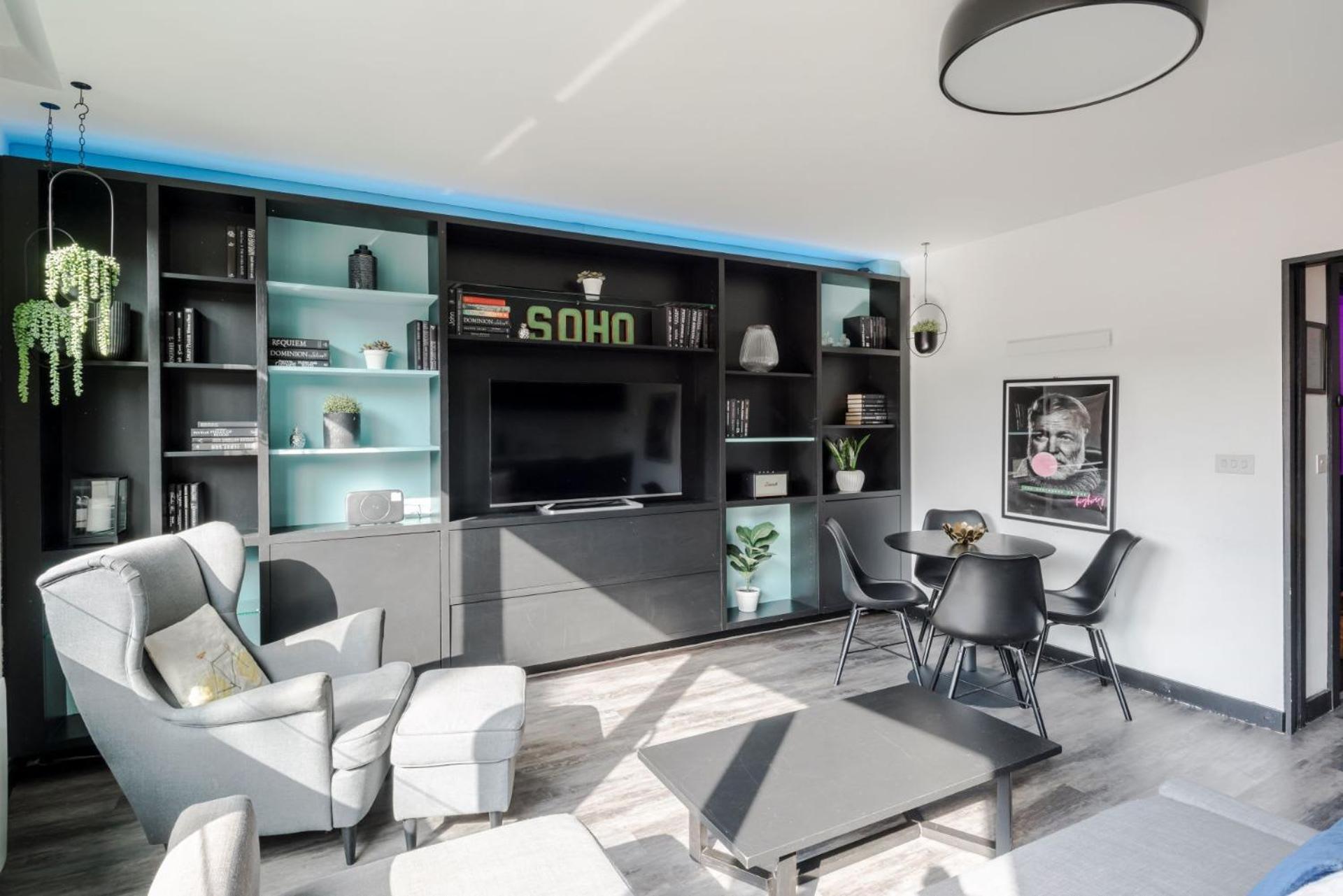 The "Slaycation" Crib - Soho - By Frankie Says Apartment Лондон Екстериор снимка